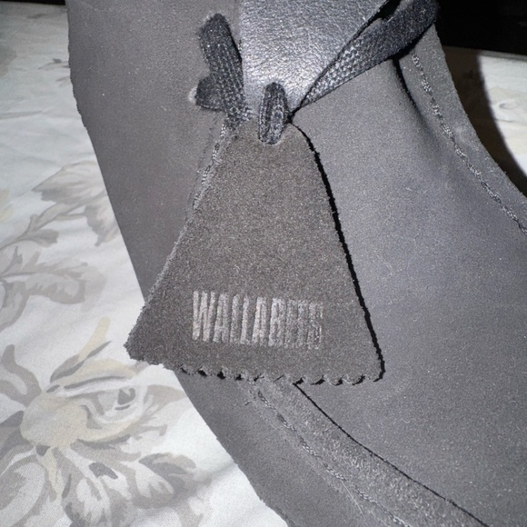 Black Clarks Wallabee leather boot - Picture 2 of 8